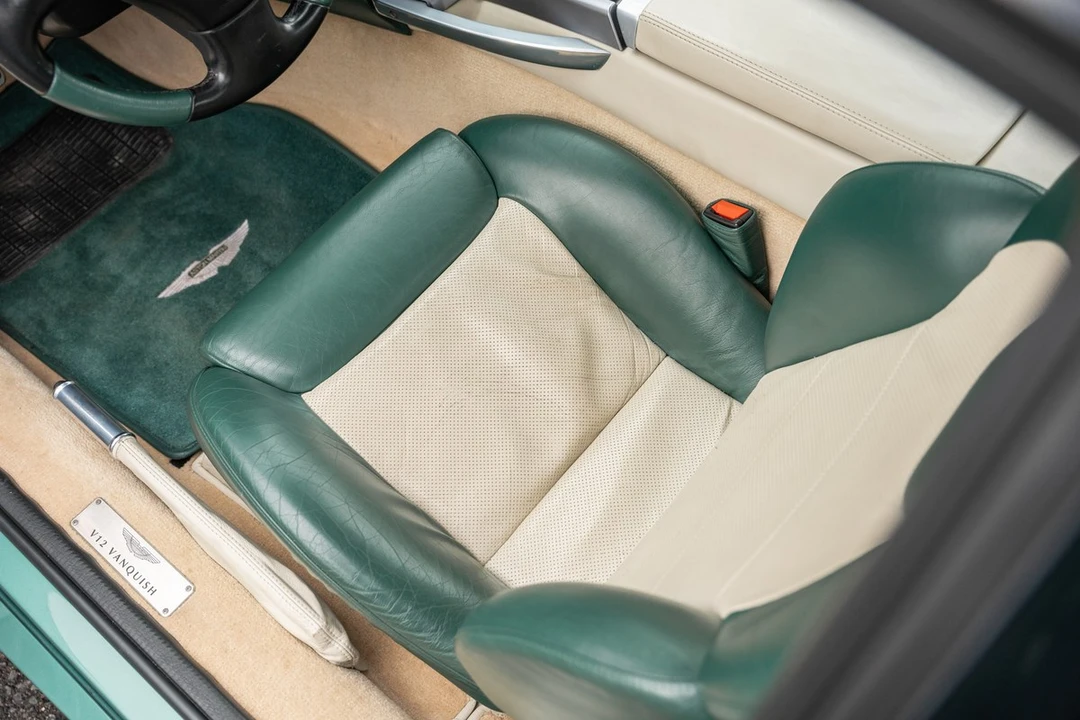 2005 Aston Martin Vanquish 1st Gen - Image 29 of 30