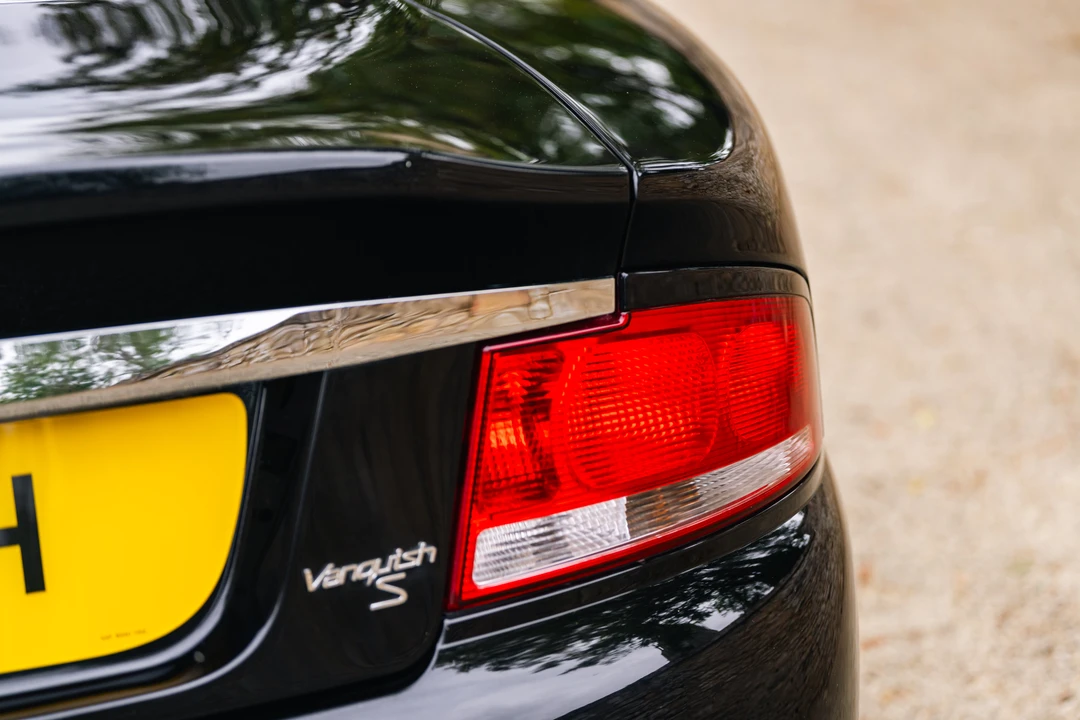 2005 Aston Martin Vanquish 1st Gen - Image 19 of 31