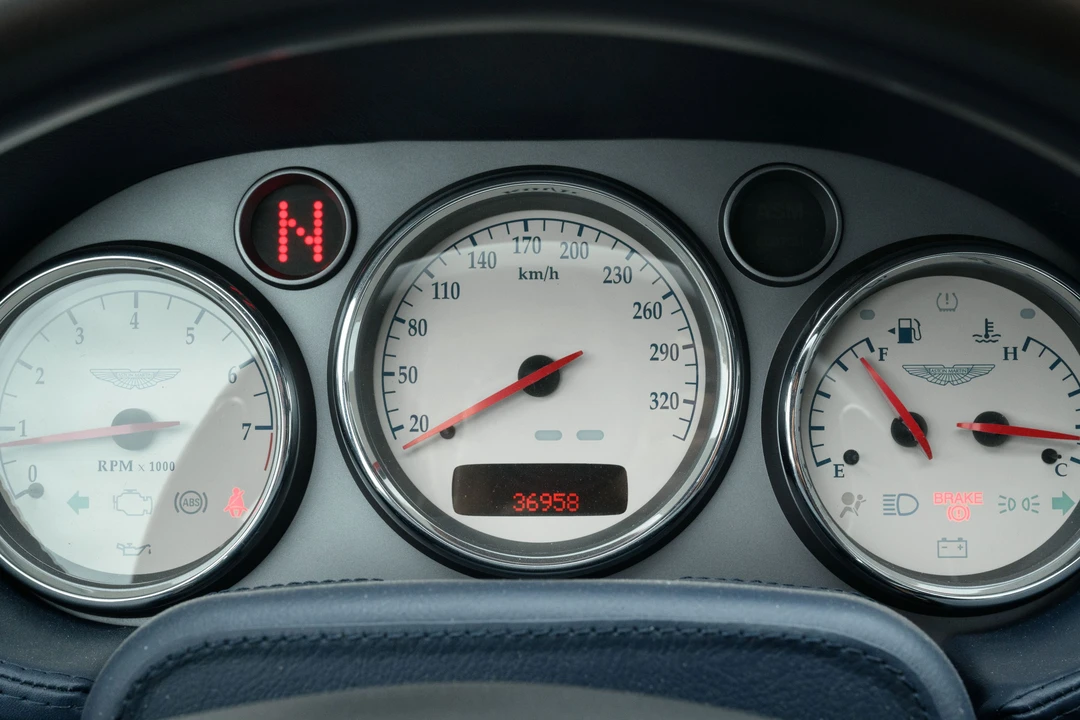 2005 Aston Martin Vanquish 1st Gen - Image 12 of 31