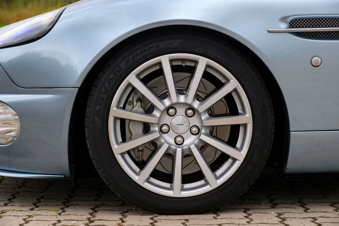 2005 Aston Martin Vanquish 1st Gen - Image 31 of 31