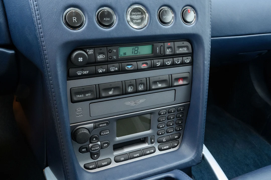2005 Aston Martin Vanquish 1st Gen - Image 13 of 31