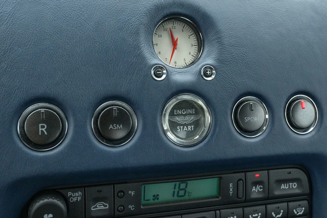 2005 Aston Martin Vanquish 1st Gen - Image 14 of 31
