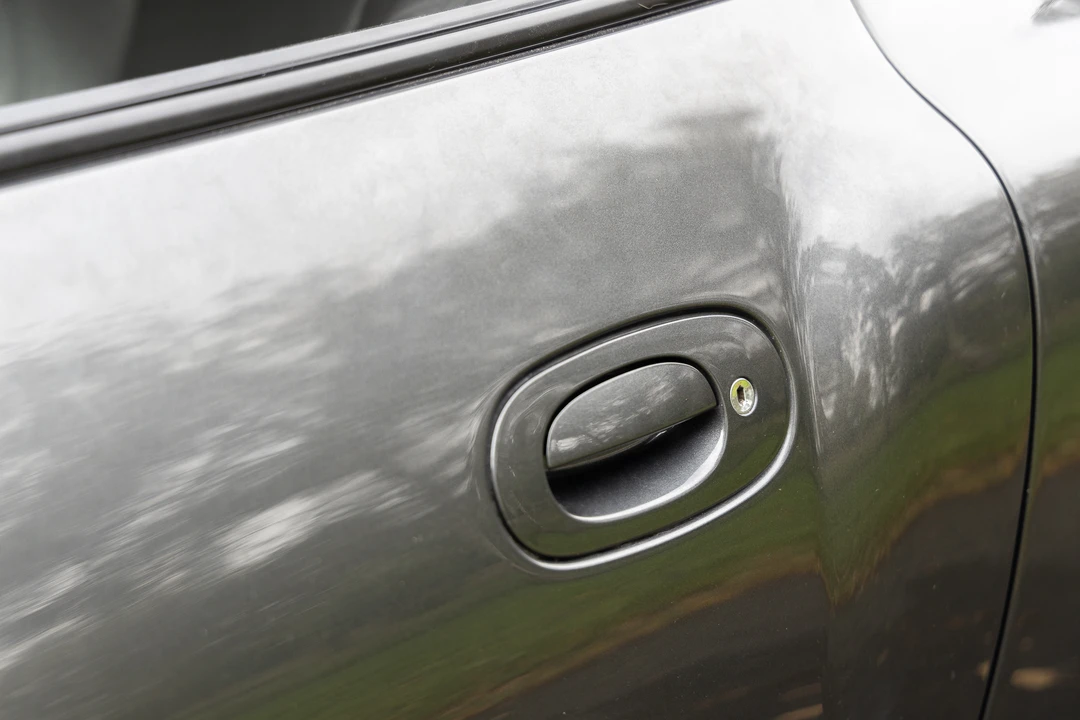 2005 Aston Martin Vanquish 1st Gen - Image 29 of 31