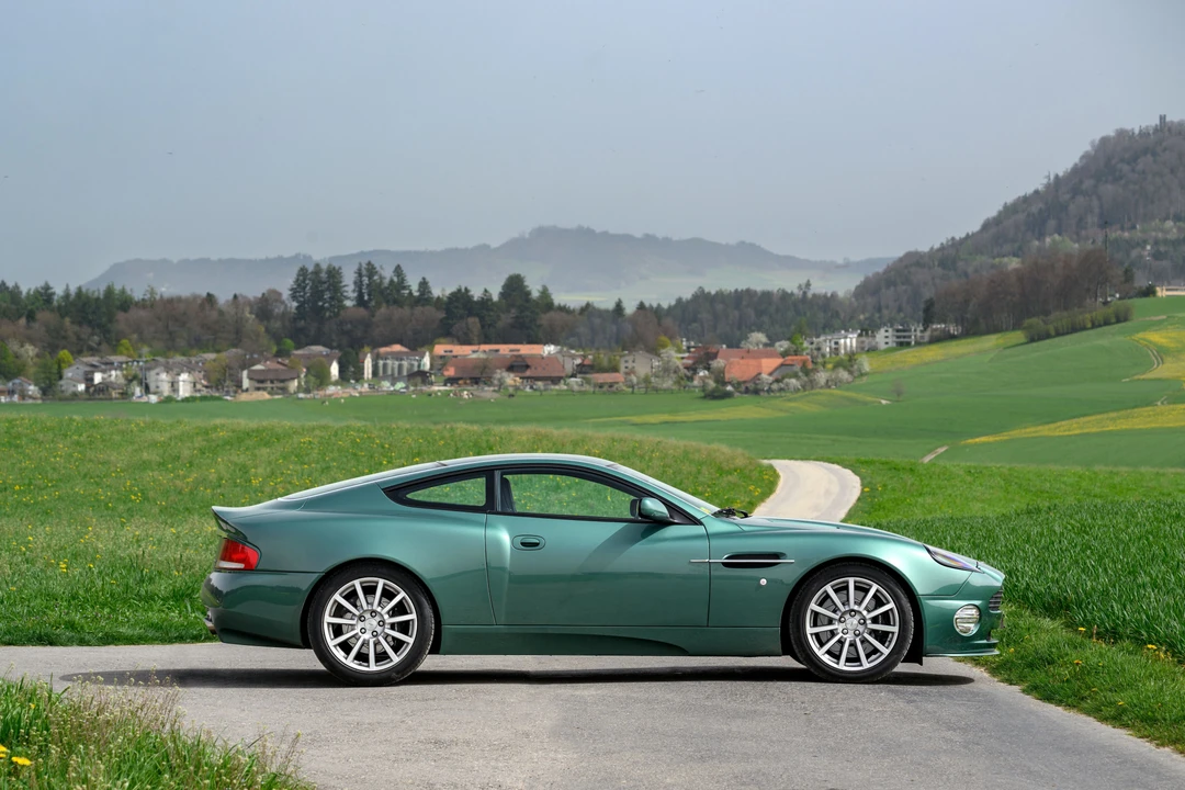 2005 Aston Martin Vanquish 1st Gen - Image 7 of 31