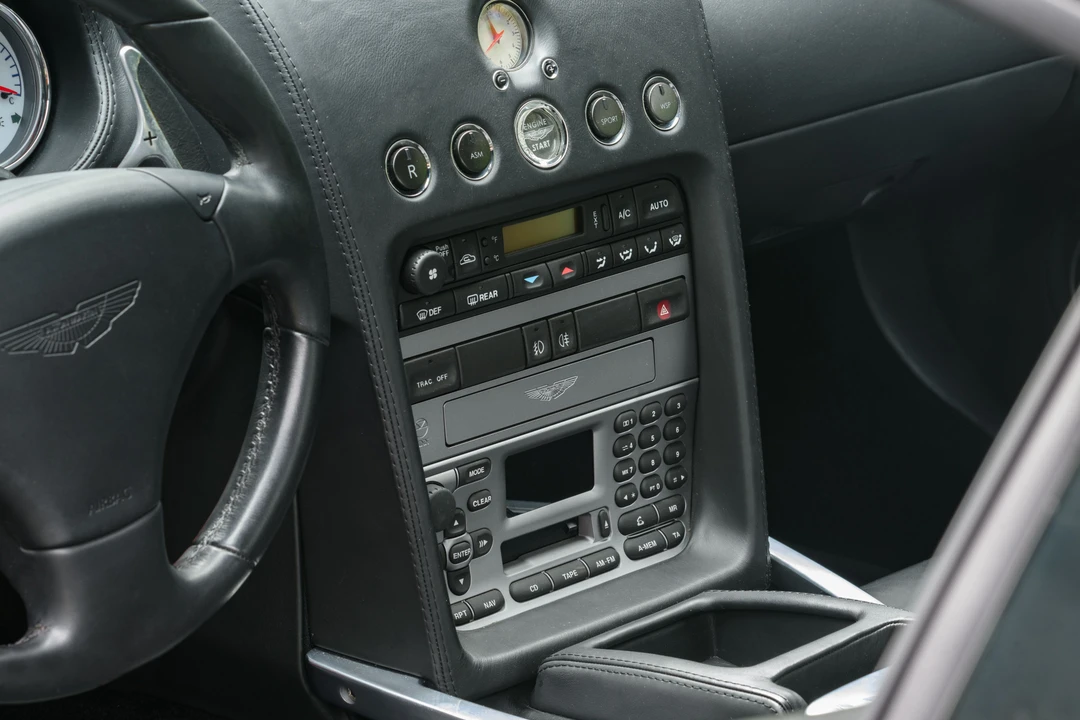 2005 Aston Martin Vanquish 1st Gen - Image 17 of 31