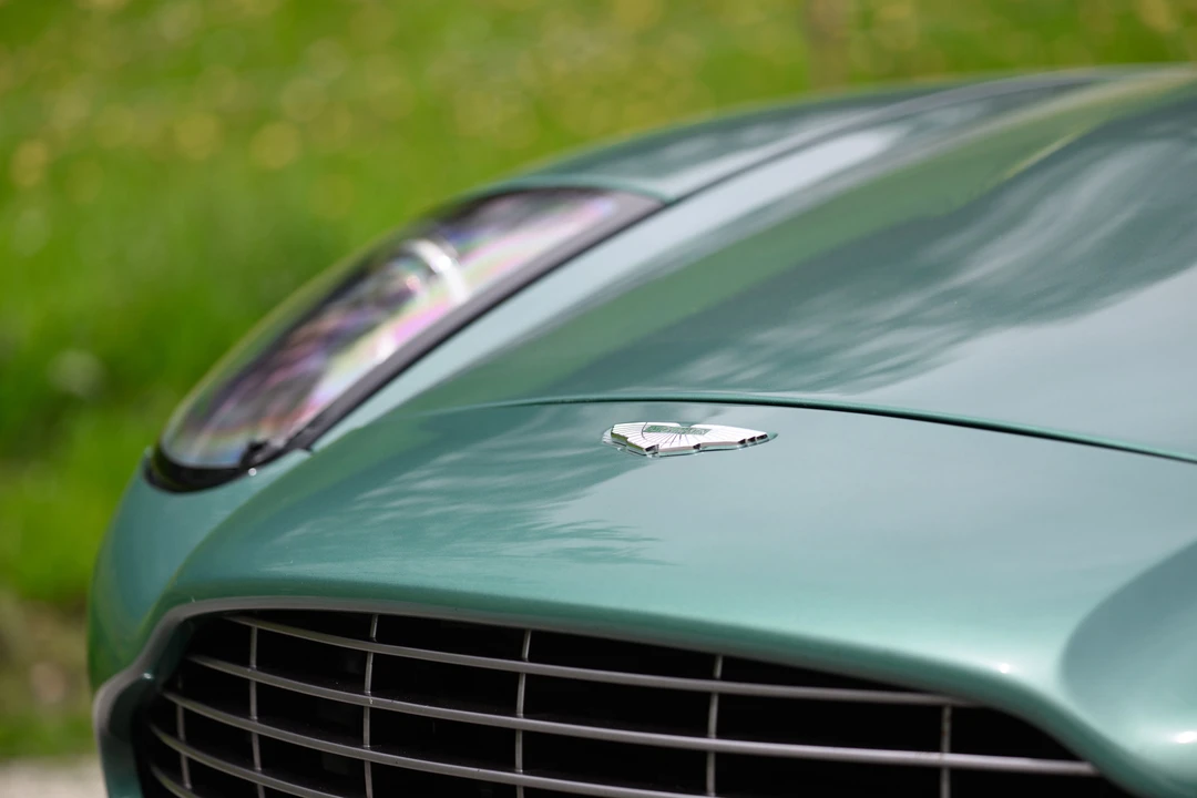 2005 Aston Martin Vanquish 1st Gen - Image 29 of 31