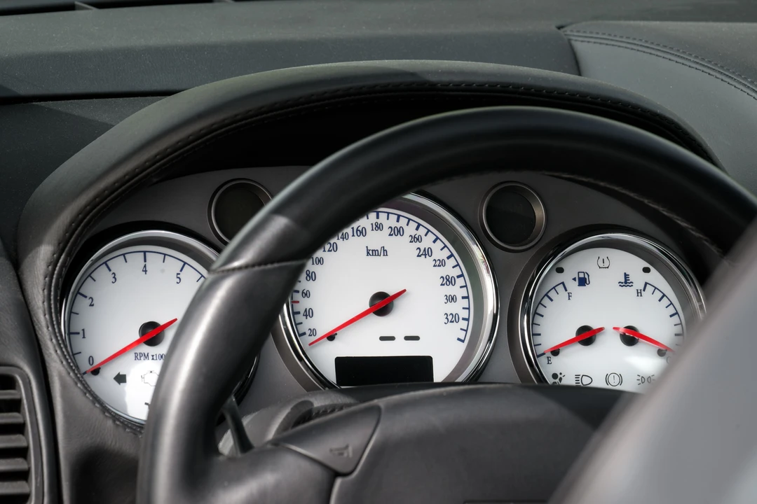 2005 Aston Martin Vanquish 1st Gen - Image 14 of 31