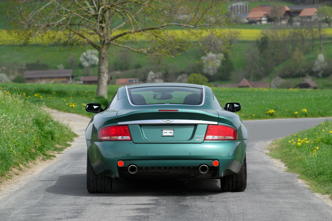 2005 Aston Martin Vanquish 1st Gen - Image 9 of 31