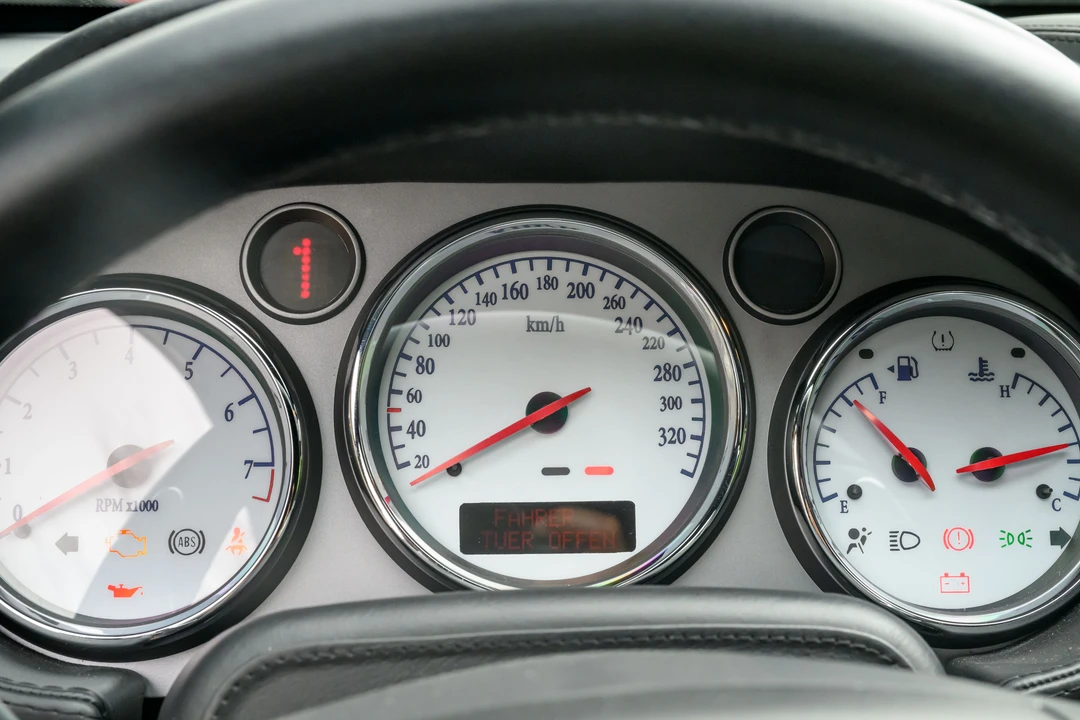 2005 Aston Martin Vanquish 1st Gen - Image 15 of 31