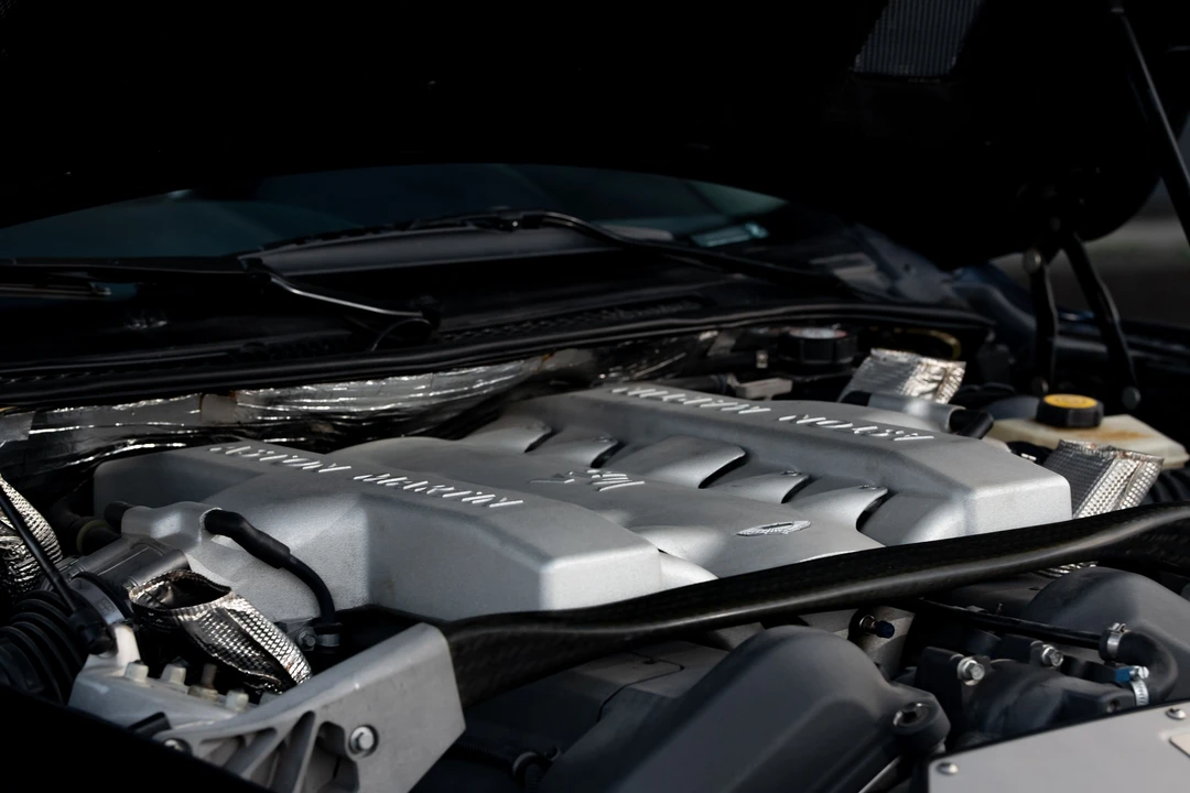 2005 Aston Martin Vanquish 1st Gen - Image 28 of 31
