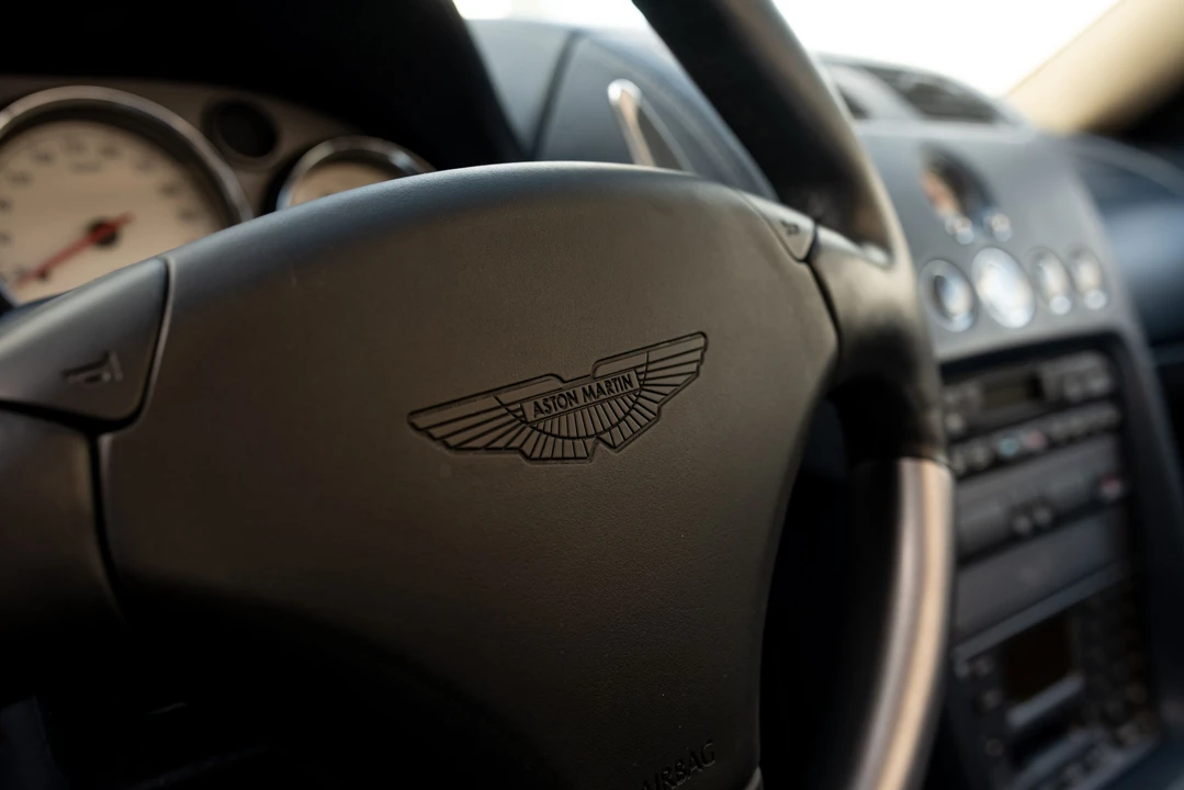 2005 Aston Martin Vanquish 1st Gen - Image 27 of 31