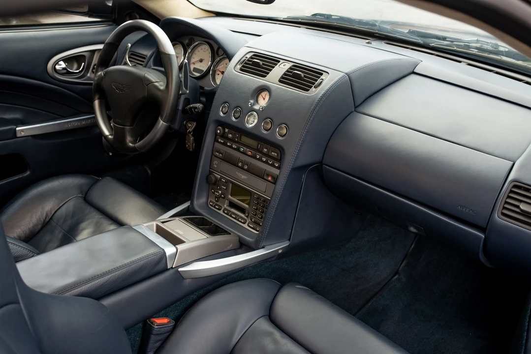 2005 Aston Martin Vanquish 1st Gen - Image 26 of 31