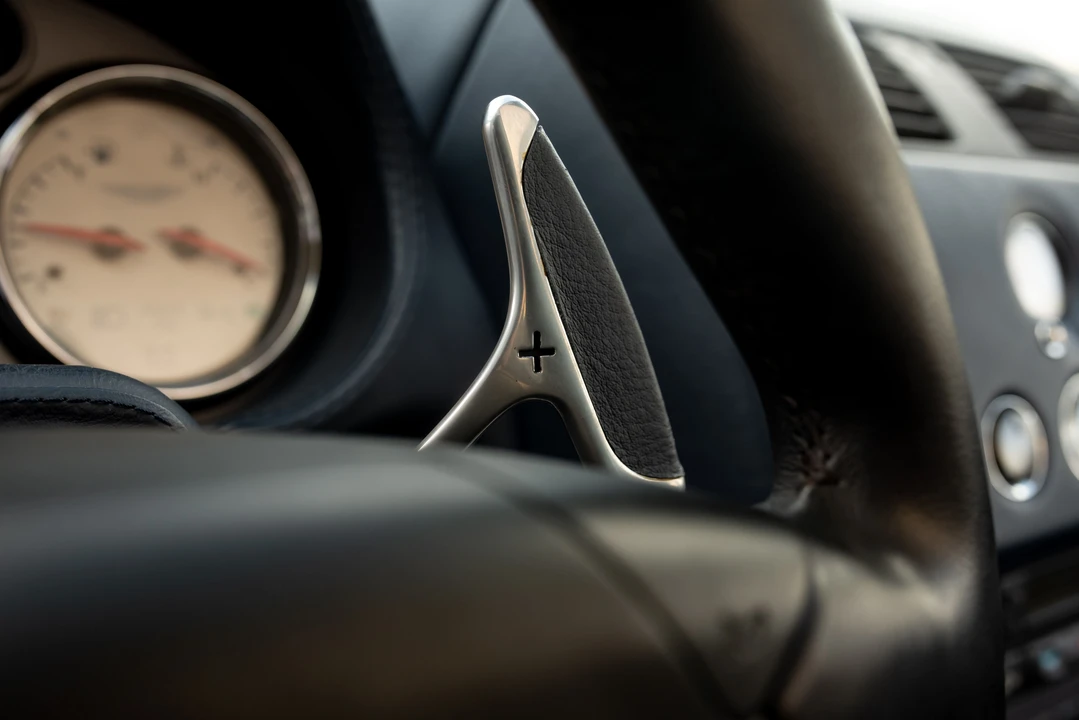 2005 Aston Martin Vanquish 1st Gen - Image 24 of 31