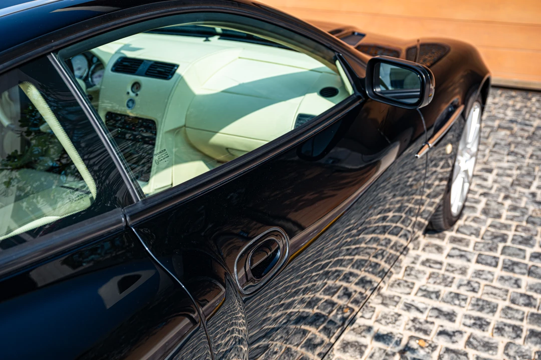 2005 Aston Martin Vanquish 1st Gen - Image 20 of 31