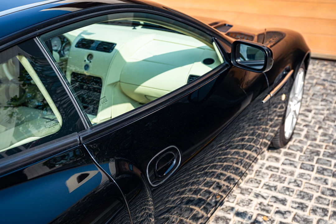 2005 Aston Martin Vanquish 1st Gen - Image 21 of 31