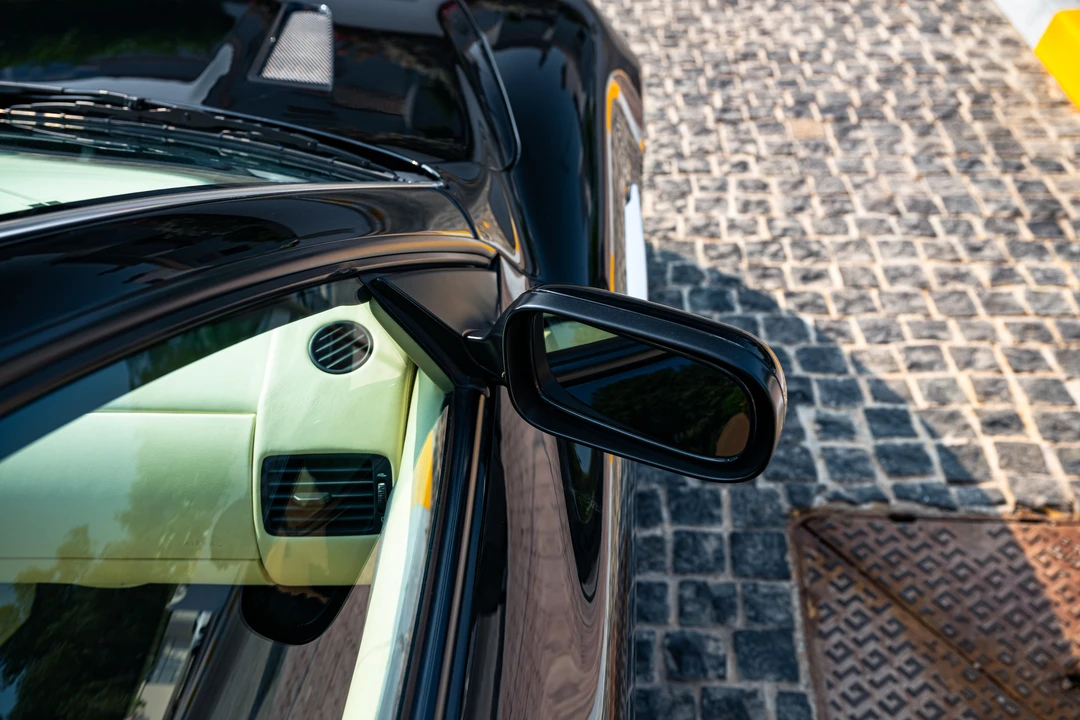 2005 Aston Martin Vanquish 1st Gen - Image 25 of 31