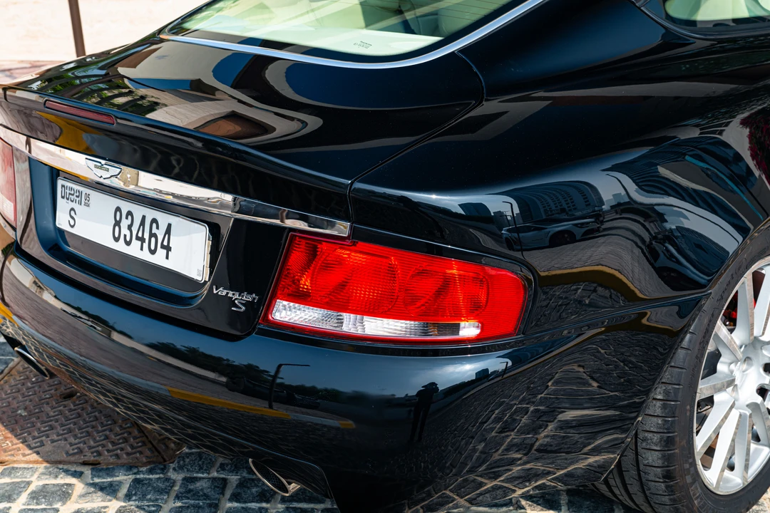 2005 Aston Martin Vanquish 1st Gen - Image 28 of 31
