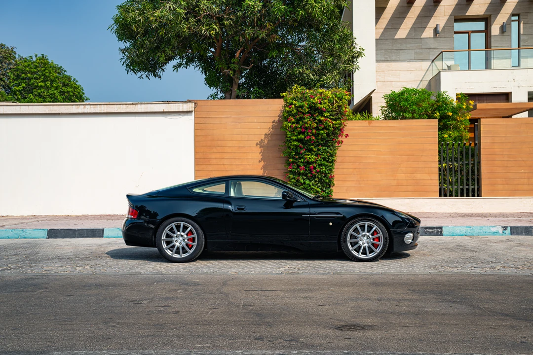 2005 Aston Martin Vanquish 1st Gen - Image 8 of 31