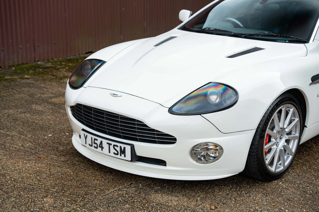 2005 Aston Martin Vanquish 1st Gen - Image 18 of 31