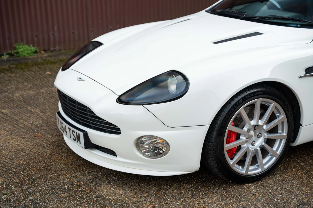 2005 Aston Martin Vanquish 1st Gen - Image 19 of 31
