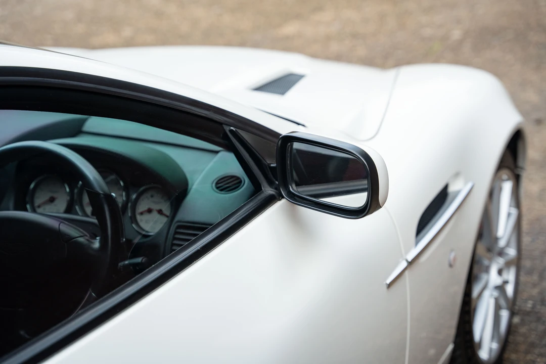 2005 Aston Martin Vanquish 1st Gen - Image 28 of 31