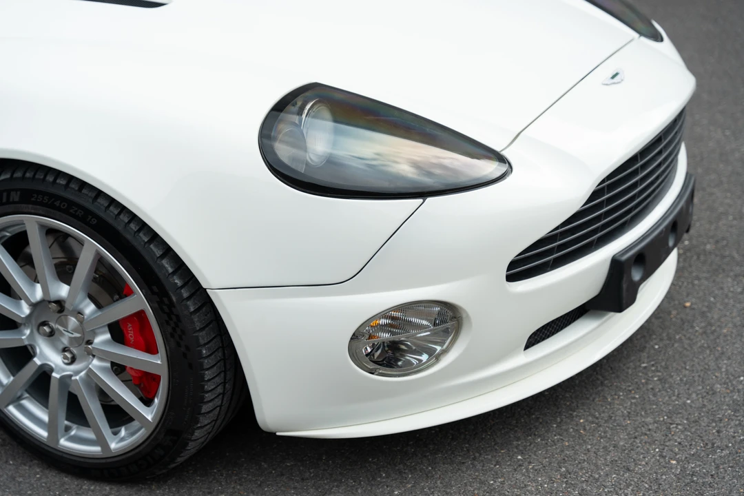2005 Aston Martin Vanquish 1st Gen - Image 27 of 31