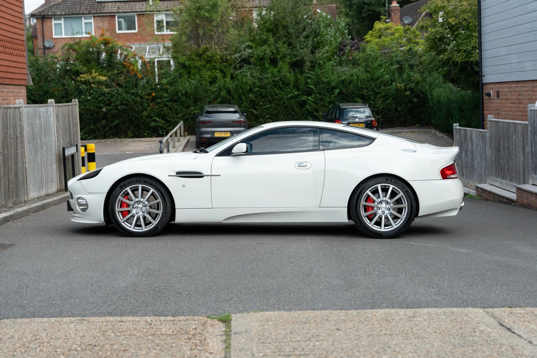 2005 Aston Martin Vanquish 1st Gen - Image 13 of 31