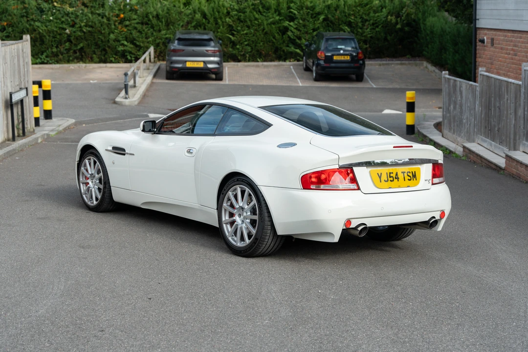 2005 Aston Martin Vanquish 1st Gen - Image 14 of 31