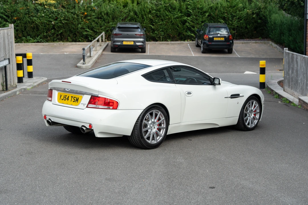 2005 Aston Martin Vanquish 1st Gen - Image 16 of 31