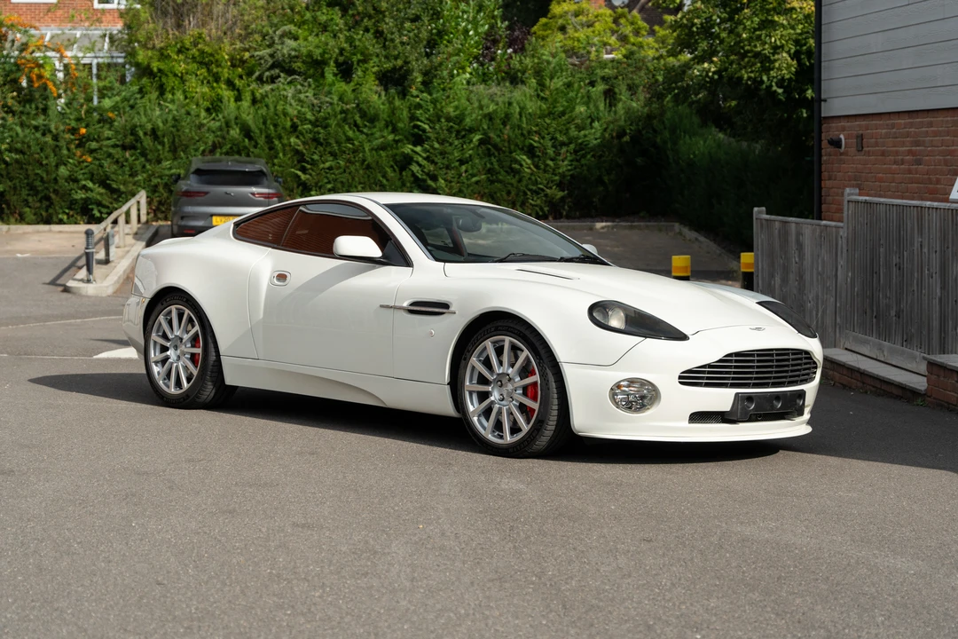 2005 Aston Martin Vanquish 1st Gen - Image 10 of 31