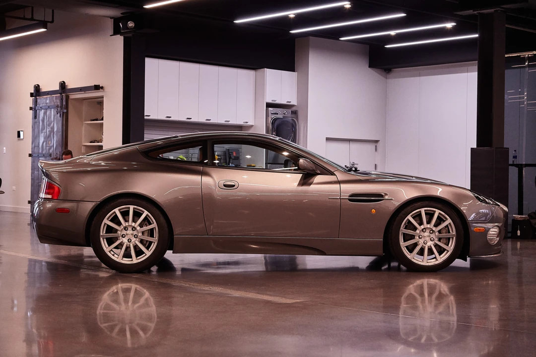 2005 Aston Martin Vanquish 1st Gen - Image 9 of 31