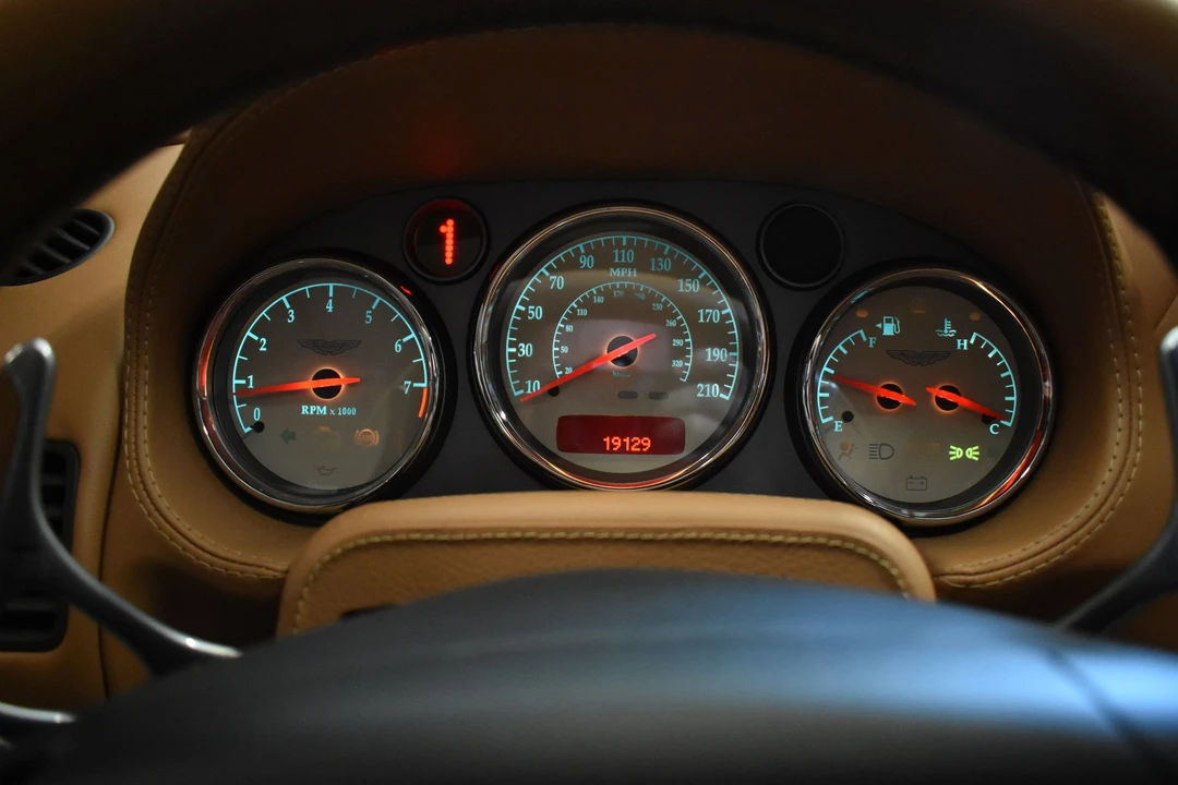 2005 Aston Martin Vanquish 1st Gen - Image 14 of 20