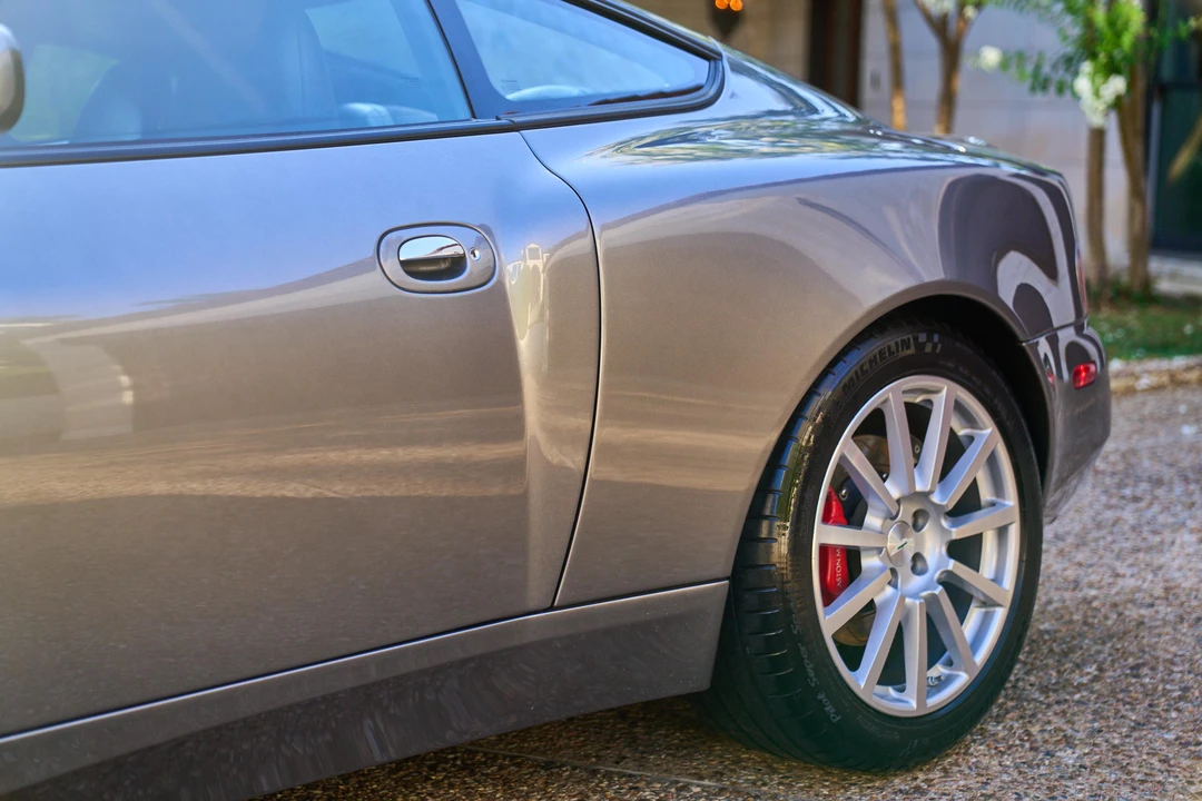 2005 Aston Martin Vanquish 1st Gen - Image 25 of 31
