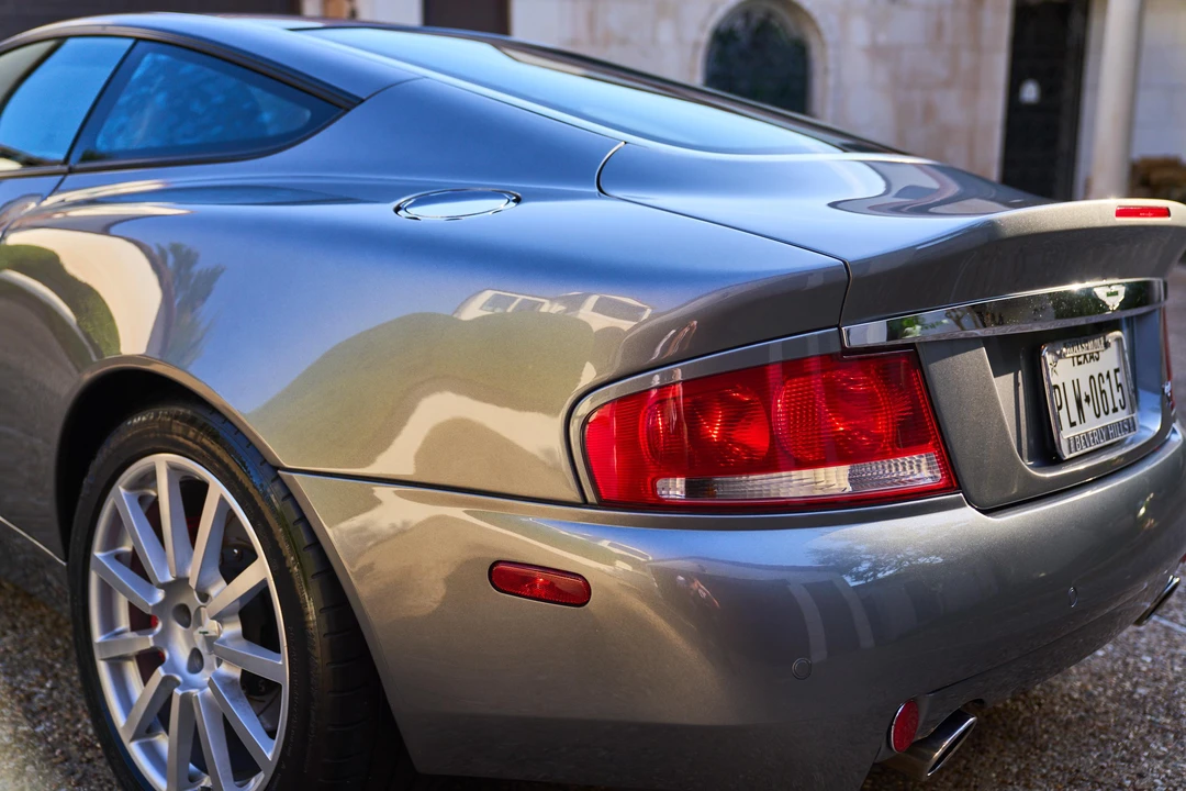 2005 Aston Martin Vanquish 1st Gen - Image 28 of 31