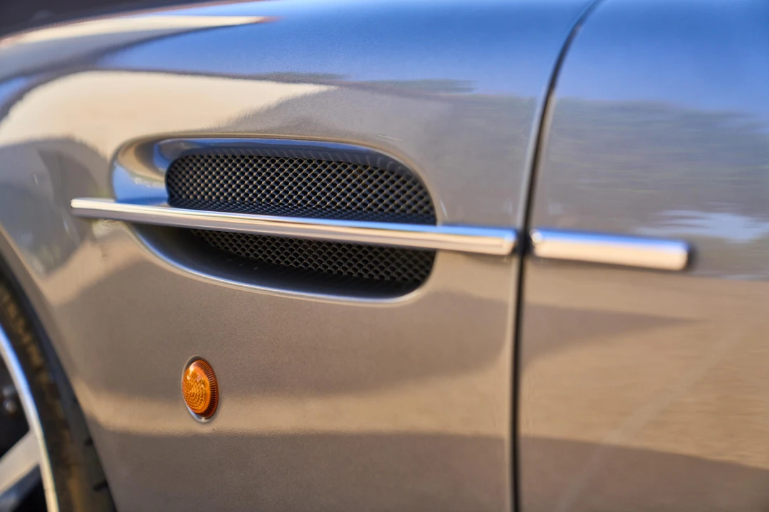 2005 Aston Martin Vanquish 1st Gen - Image 22 of 31