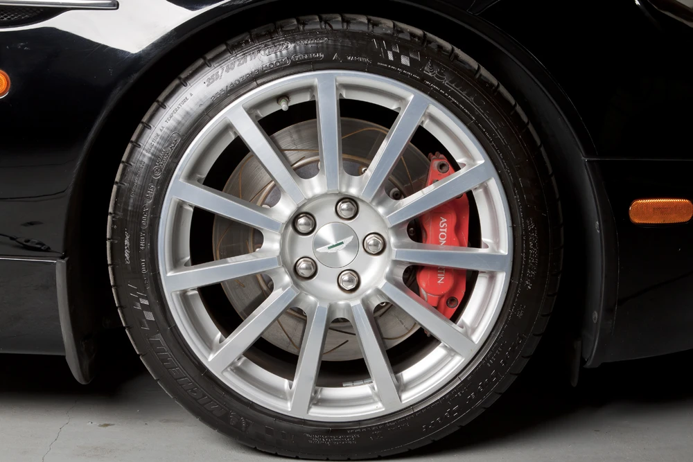 2005 Aston Martin Vanquish 1st Gen - Image 11 of 31