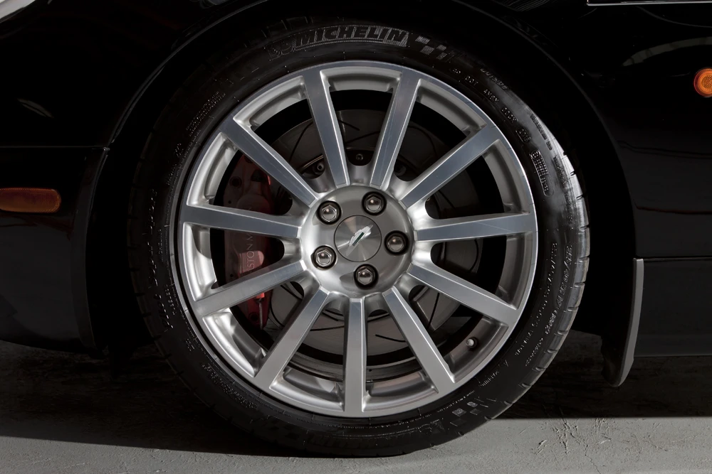 2005 Aston Martin Vanquish 1st Gen - Image 10 of 31