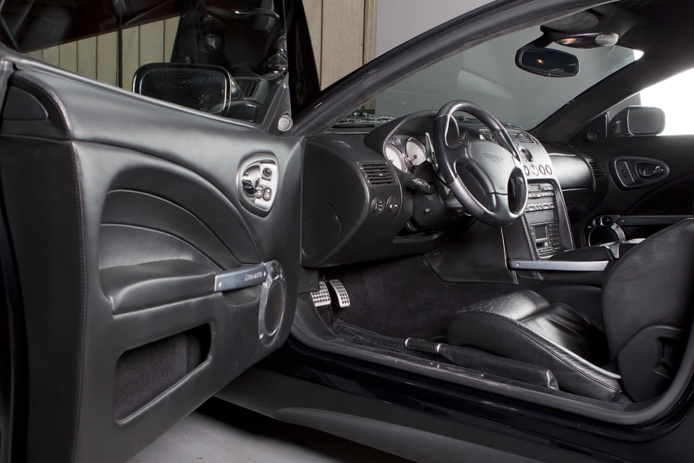 2005 Aston Martin Vanquish 1st Gen - Image 15 of 31