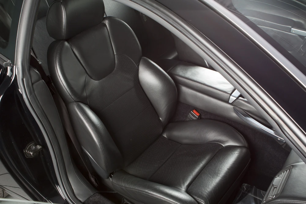 2005 Aston Martin Vanquish 1st Gen - Image 24 of 31