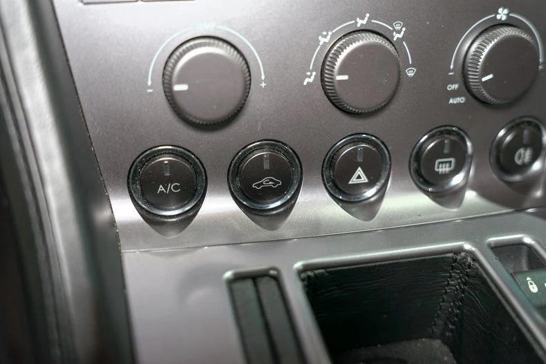 2005 Aston Martin DB9 - Image 18 of 20
