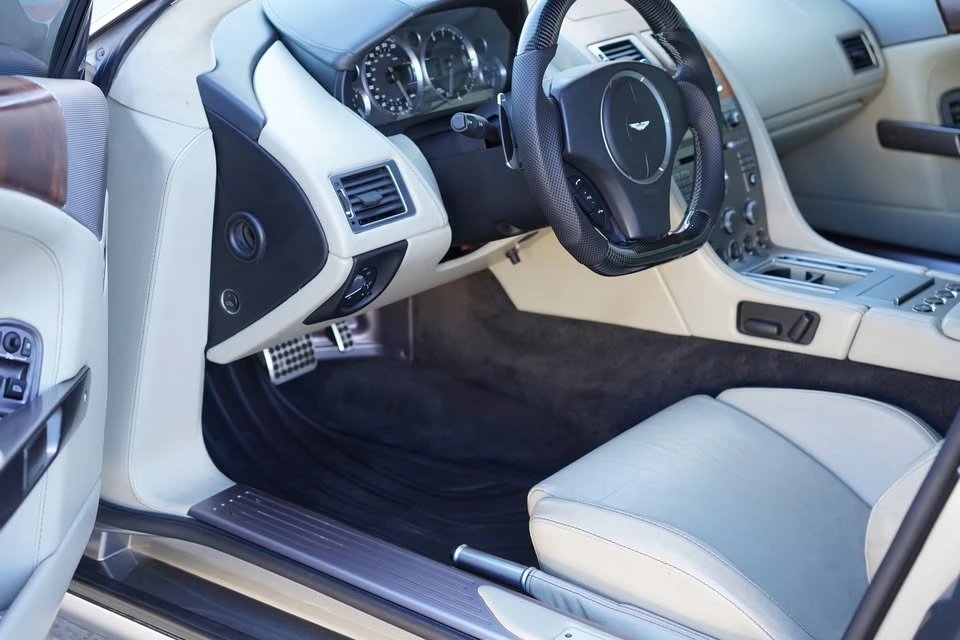 2005 Aston Martin DB9 - Image 2 of 18