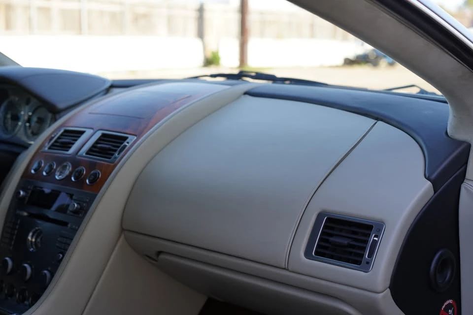 2005 Aston Martin DB9 - Image 13 of 18