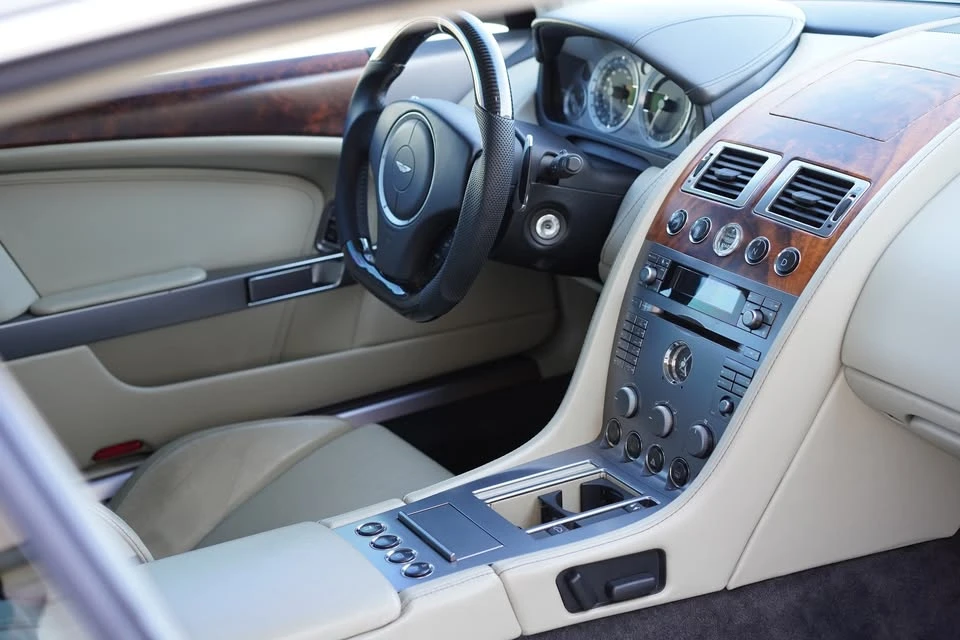 2005 Aston Martin DB9 - Image 10 of 18