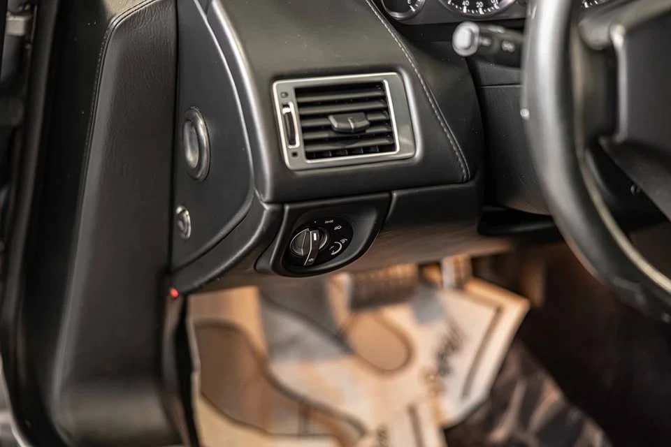 2005 Aston Martin DB9 - Image 17 of 18