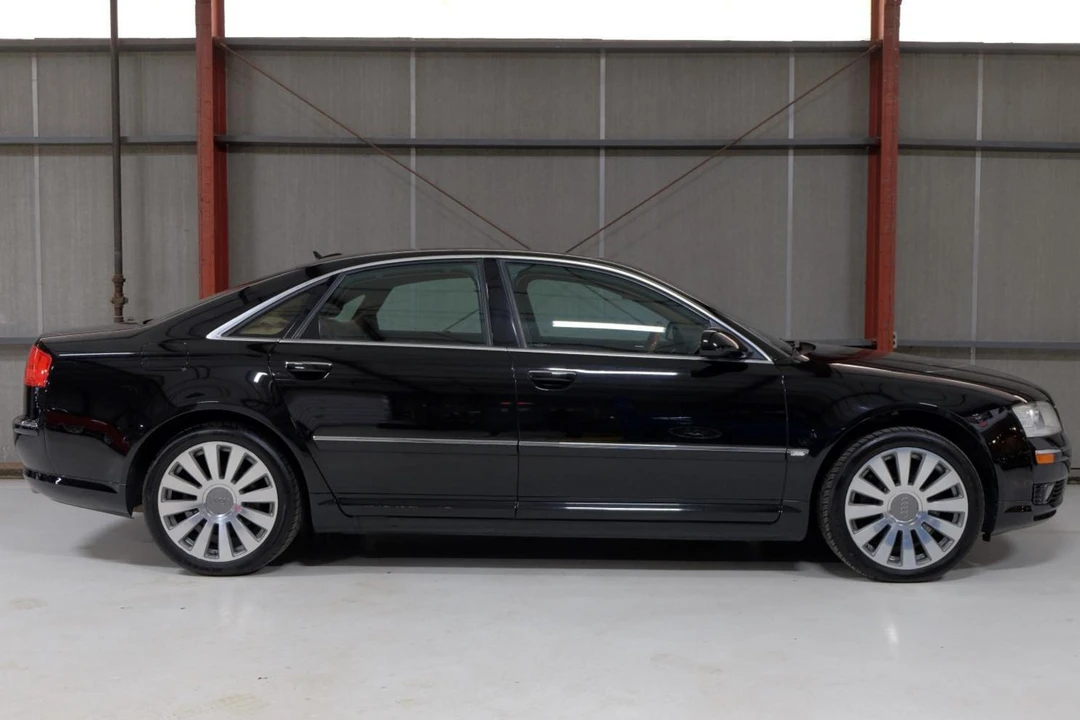 2005 Audi D3 A8 - Image 2 of 5
