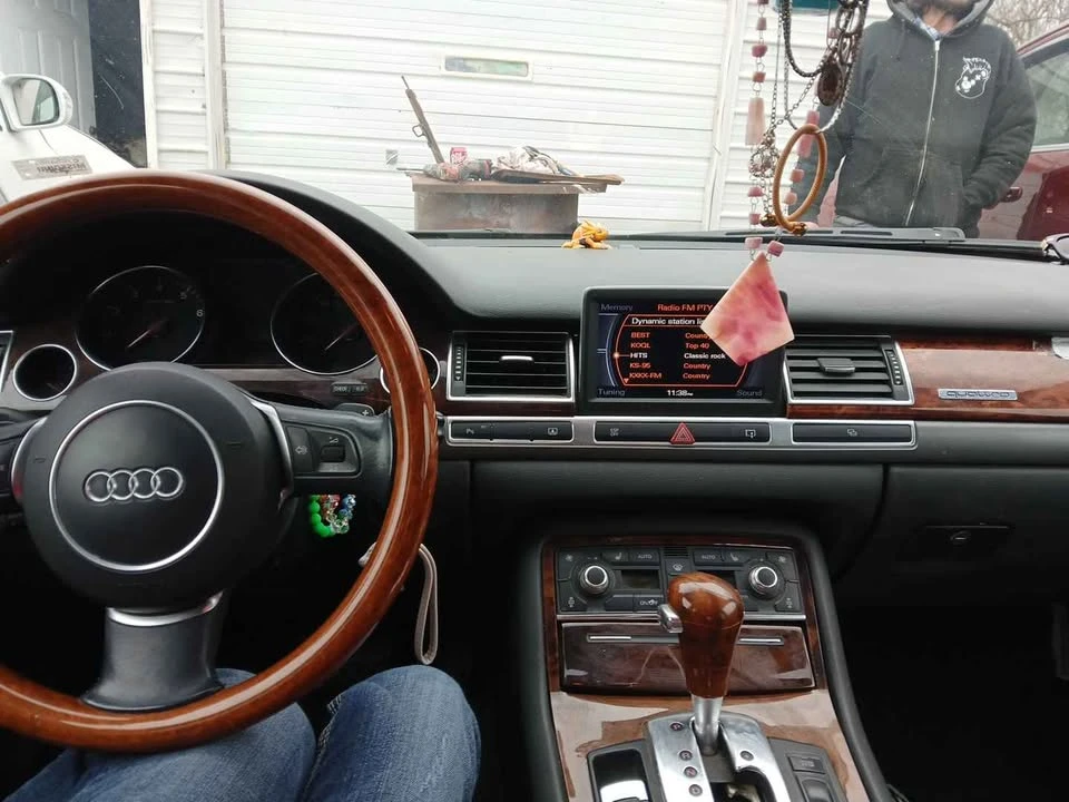 2005 Audi D3 A8 - Image 2 of 4