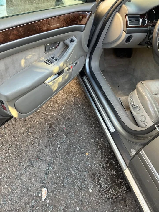 2005 Audi D3 A8 - Image 10 of 14