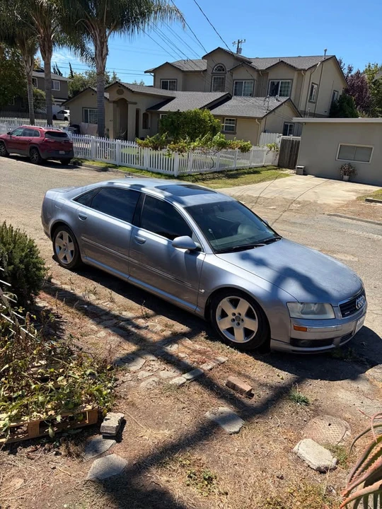 2005 Audi D3 A8 - Image 2 of 2