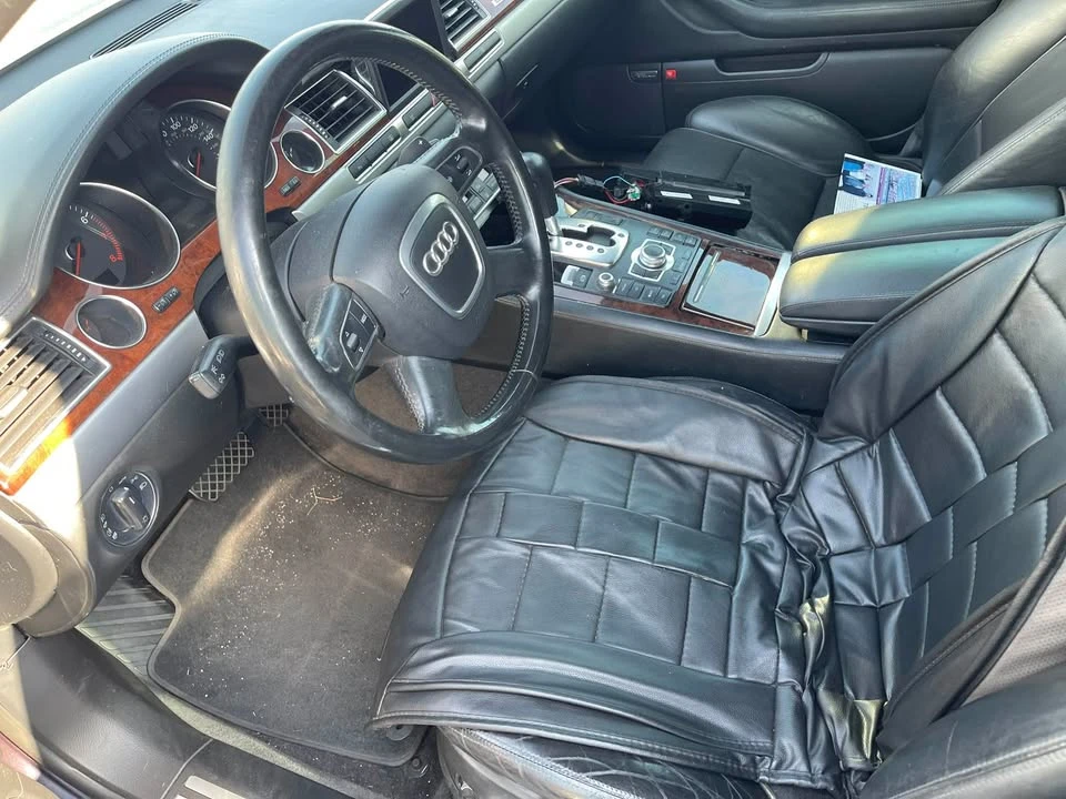 2005 Audi D3 A8 - Image 2 of 2