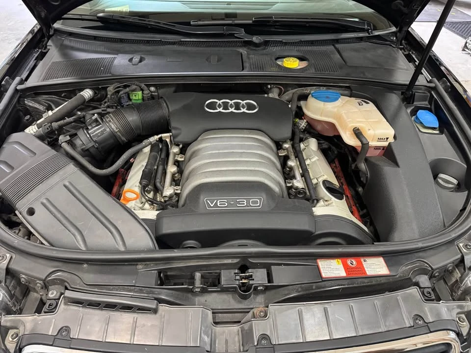 2005 Audi Coupe & Cabriolet - Image 9 of 10